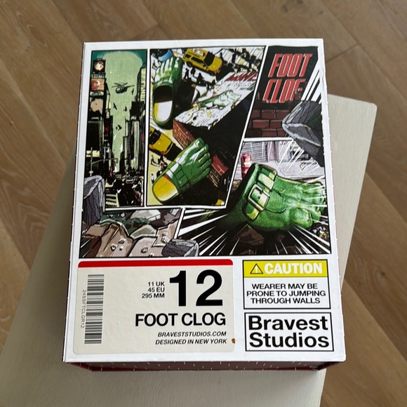 Bravest Hulk Foot Clogs - Picture 4 of 4